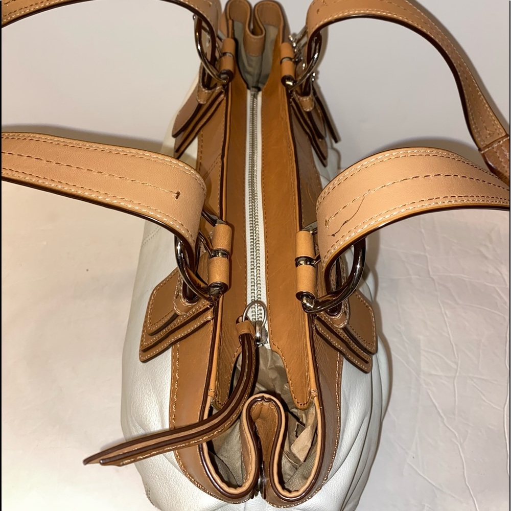 Coach Cream Shoulder Bag - Picture 2 of 8